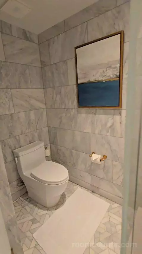 Bi-Level Club Ocean Front Suite (#352) bathroom picture #8
