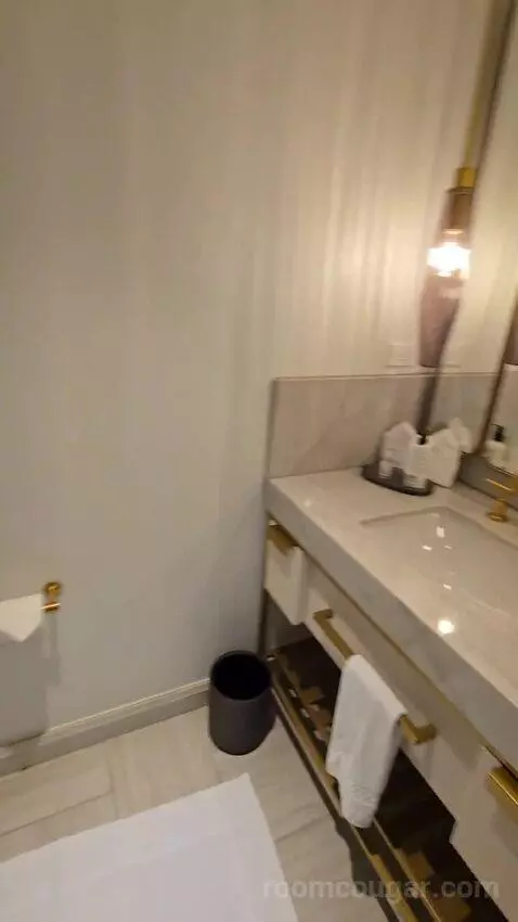 Ocean Front Suite (#514) bathroom picture #1