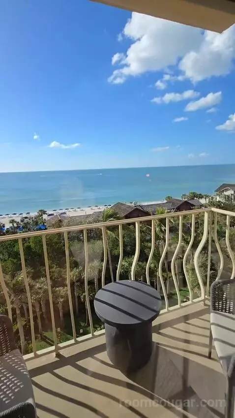 Ocean Front Suite (#514) view picture #4