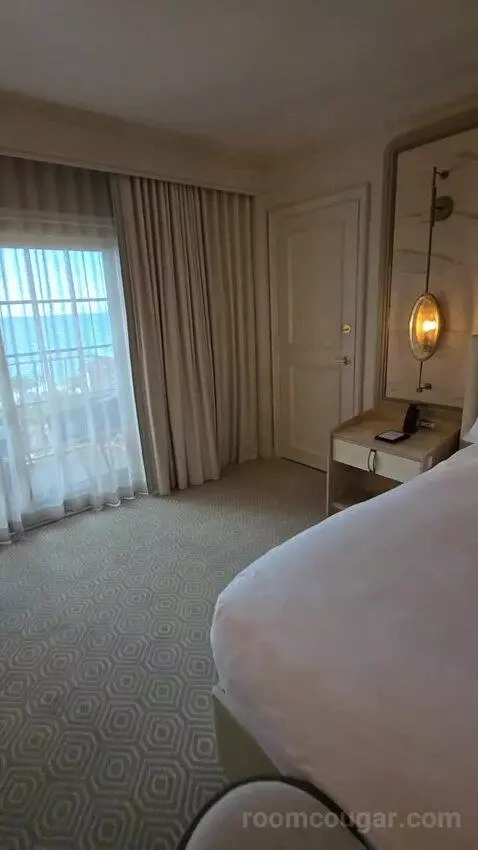 Ocean Front King (#622) bed picture #5
