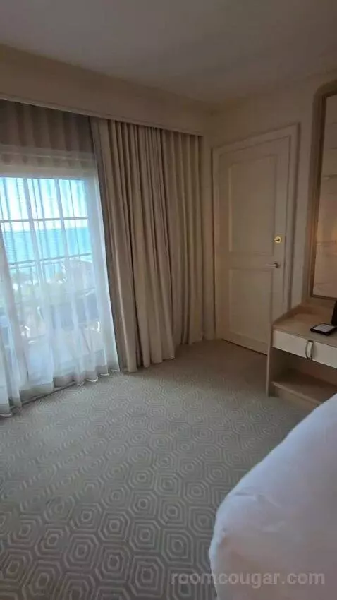 Ocean Front King (#622) bed picture #8