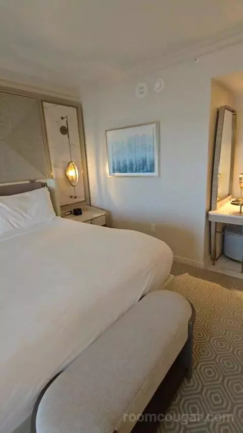 Ocean Front King (#622) bed picture #10