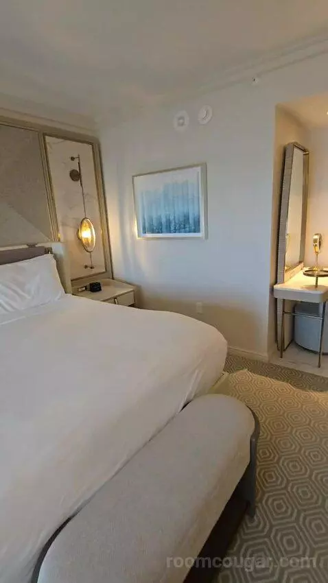 Ocean Front King (#622) bed picture #12