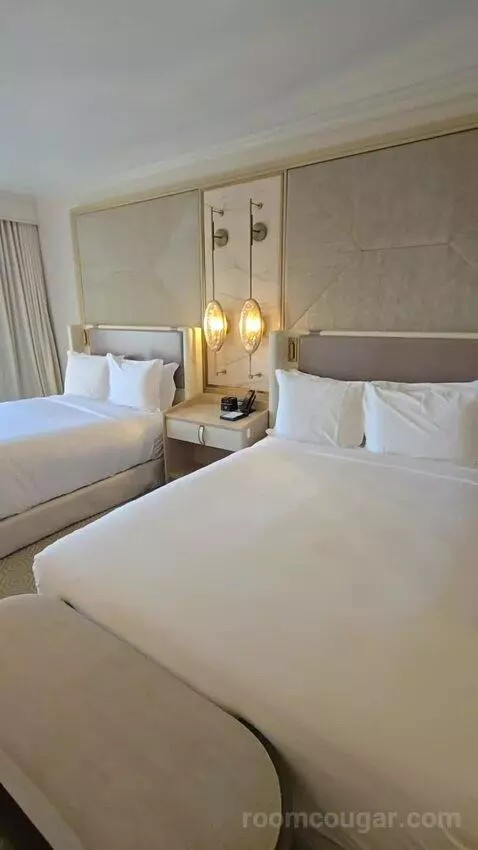 Ocean View Queen (#913) bed picture #3
