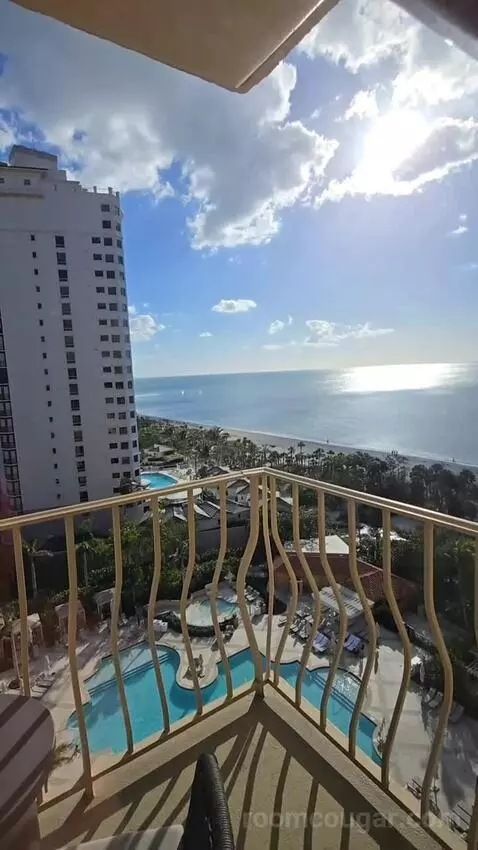 Ocean View Queen (#913) view picture #3