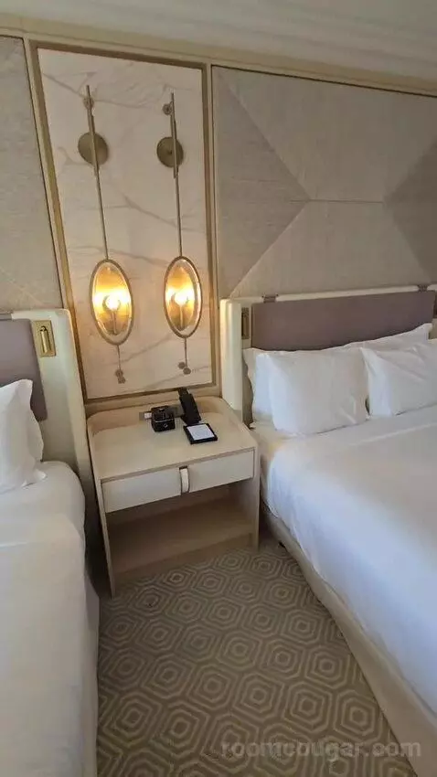 Ocean View Queen (#913) bed picture #10