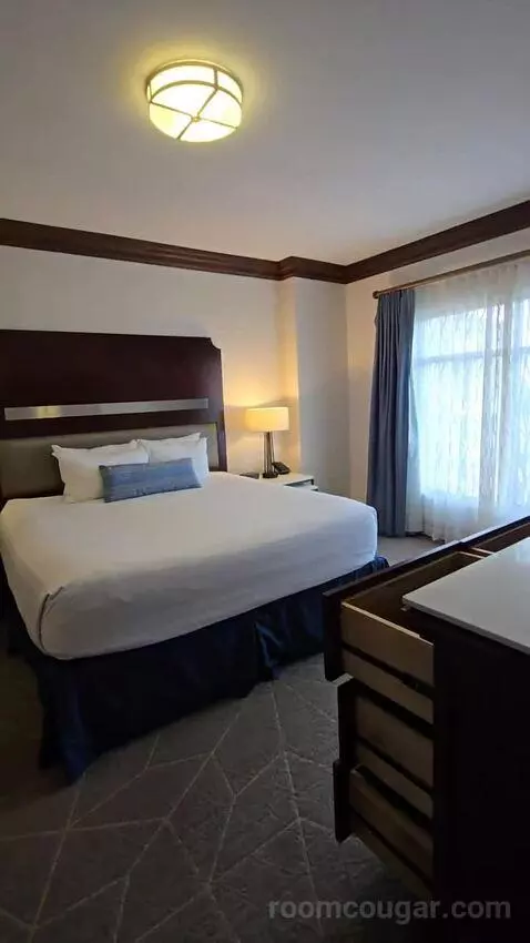 Two-Bedroom Presidential Suite (#1409) bed picture #4