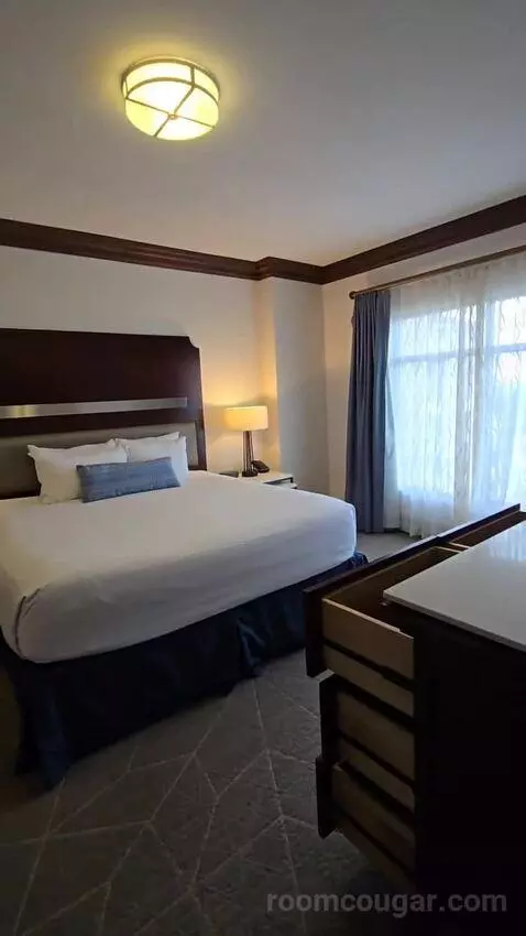 Two-Bedroom Presidential Suite (#1409) bed picture #5