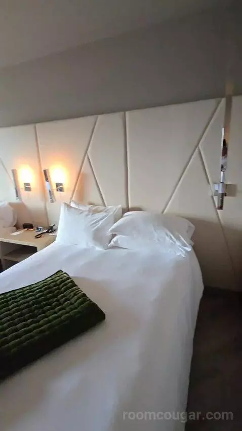 True Queen with Two Queen Beds (No Resort Fee) (#209) bed picture #1
