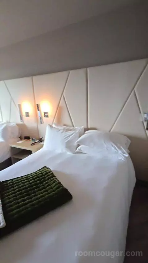 True Queen with Two Queen Beds (No Resort Fee) (#209) bed picture #2