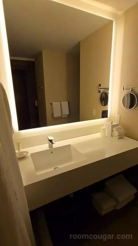 Double Room with Two Double Beds and Pool View (#1536) bathroom picture #7