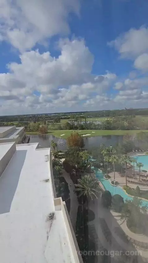 Junior King Suite view picture #6