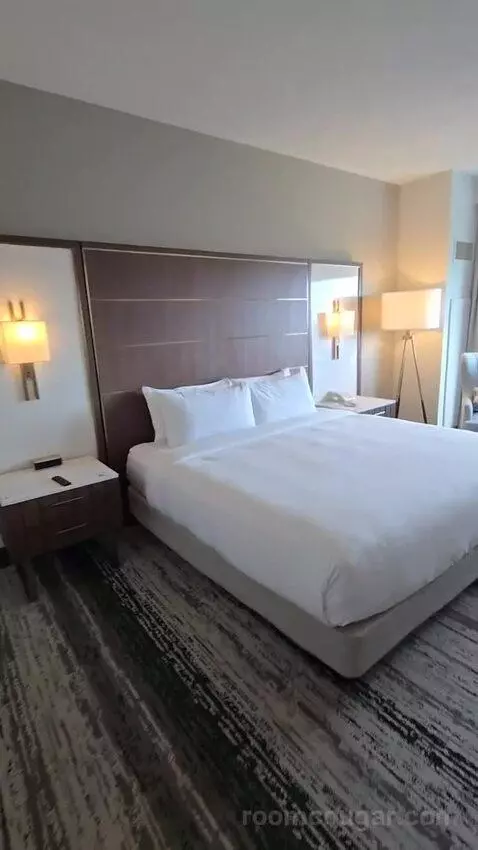 King Room (#1804) bed picture #2