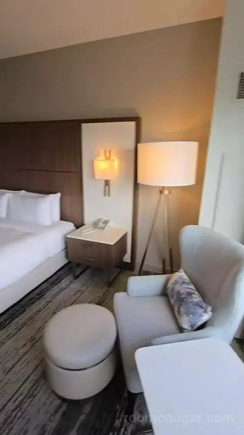 King Room (#1804) bed picture #9