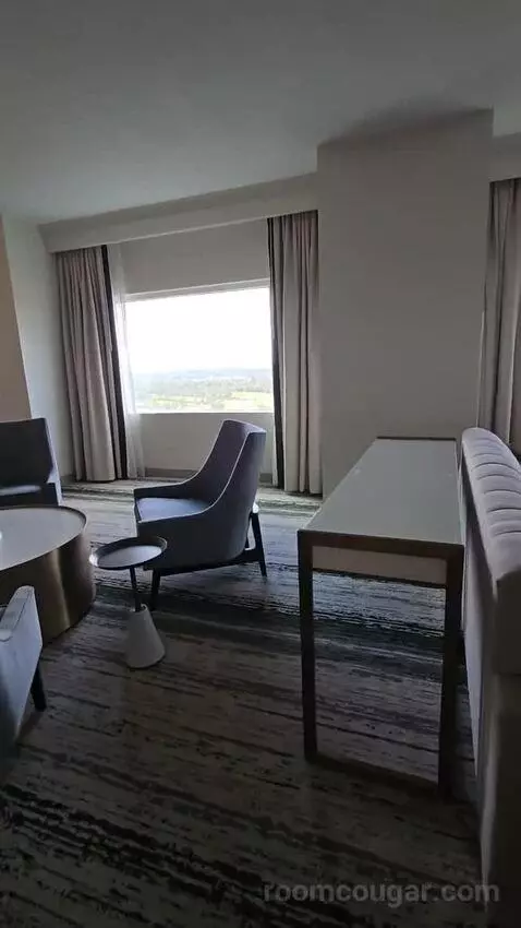 Executive Suite with Theme Park View (#1825) bed picture #7