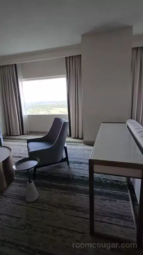 Executive Suite with Theme Park View (#1825) bed picture #9