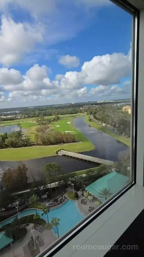 Executive Suite with Theme Park View (#1825) view picture #10
