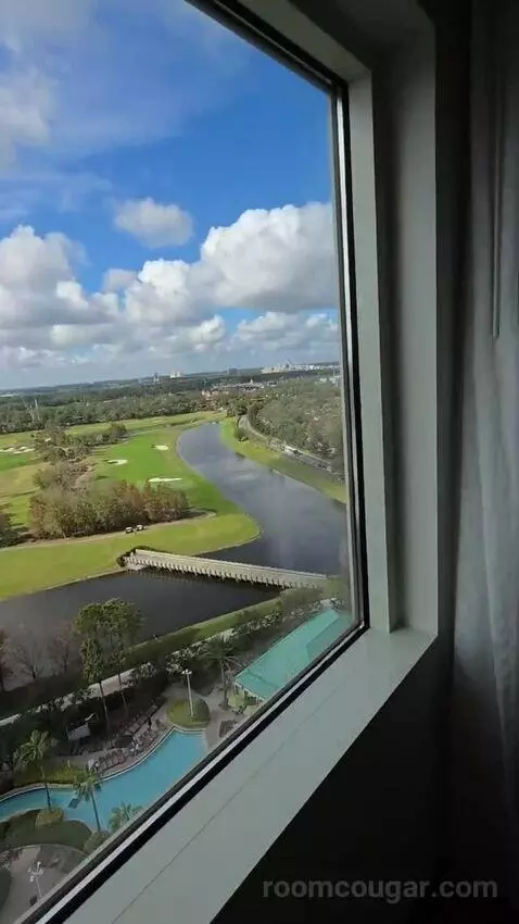 Executive Suite with Theme Park View (#1825) view picture #11
