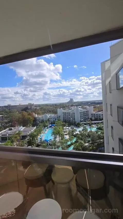 One-Bedroom King Suite with Pool View (#1222) view picture #7