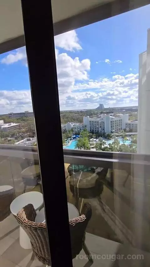 One-Bedroom King Suite with Pool View (#1222) view picture #10