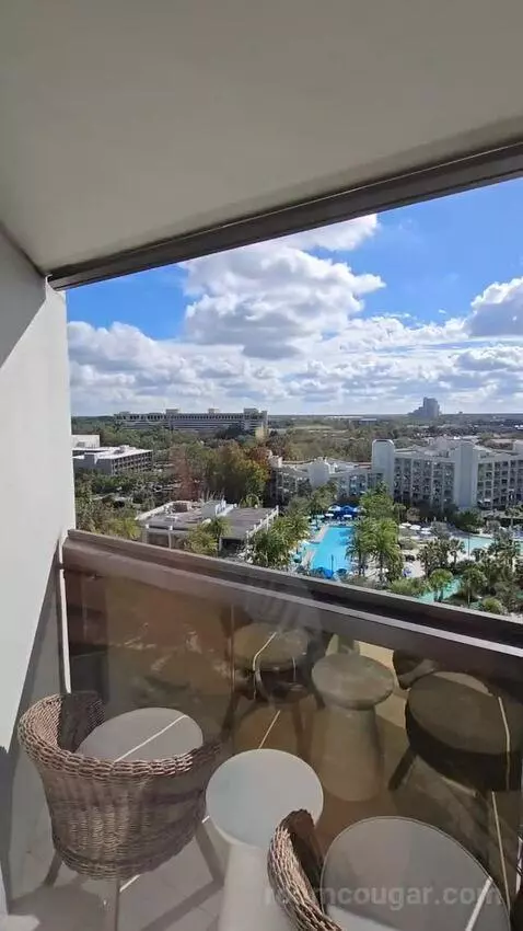 One-Bedroom King Suite with Pool View (#1222) view picture #6