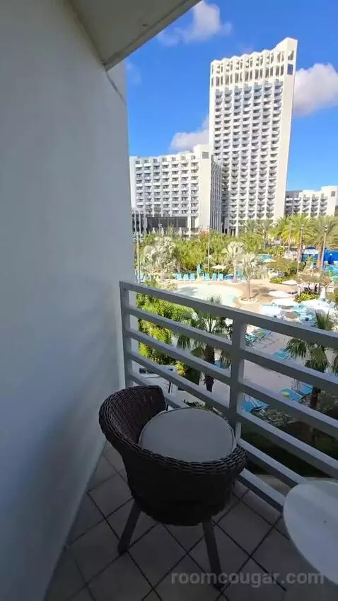 One King Bedroom Island Suite (#4420) view picture #1