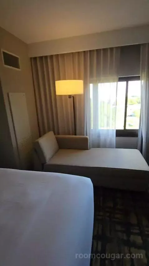 Queen Room with Two Queen Beds (#956) bed picture #9