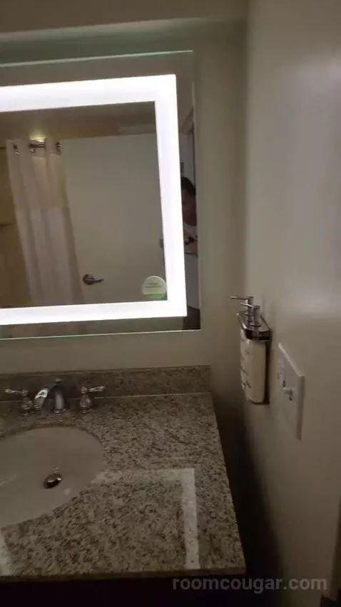 Standard Queen Room with Two Queen Beds (#227) bathroom picture #2