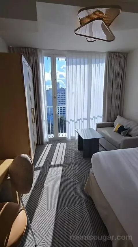 Queen Room with City View (#1217) bed picture #5