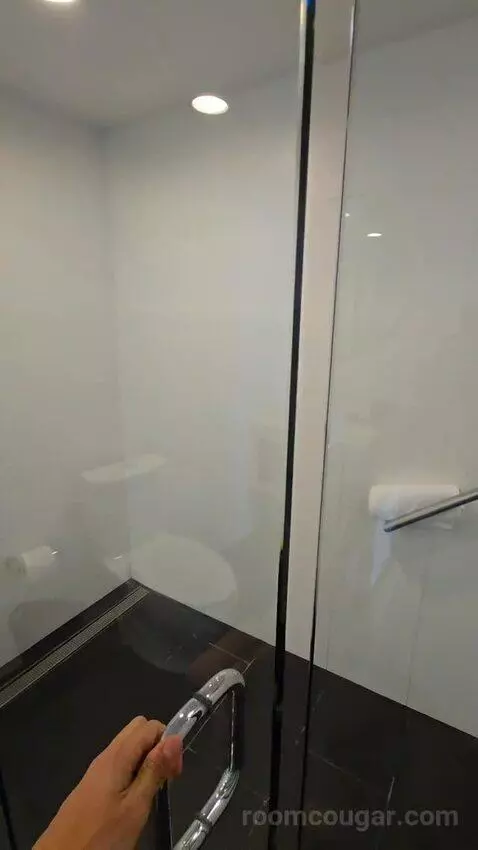 King Room with City View (#1216) bathroom picture #7