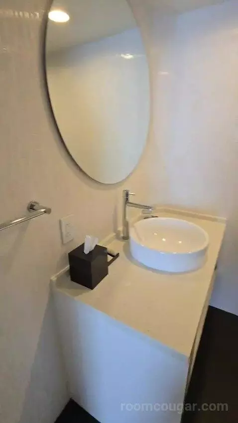 King Room with City View (#1216) bathroom picture #10