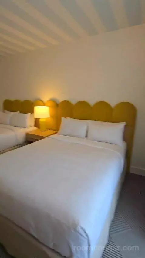 Executive Suite, 1 King (#1708) bed picture #7