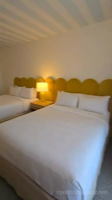 Executive Suite, 1 King (#1708) bed picture #8