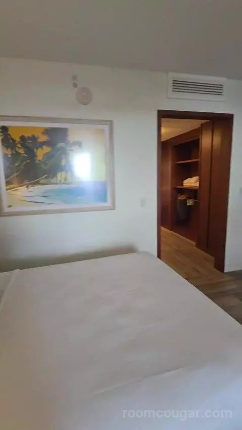 One Bedroom King Pool View Suite (#402) bed picture #5