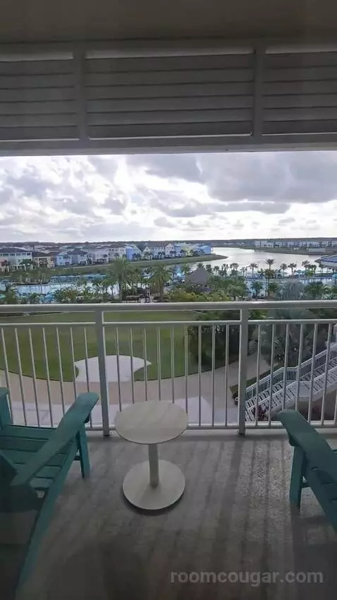 One Bedroom King Pool View Suite (#402) view picture #4