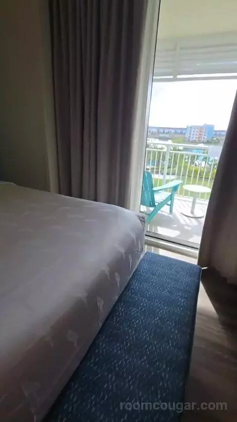 Queen Room with Pool View (#418) bed picture #10