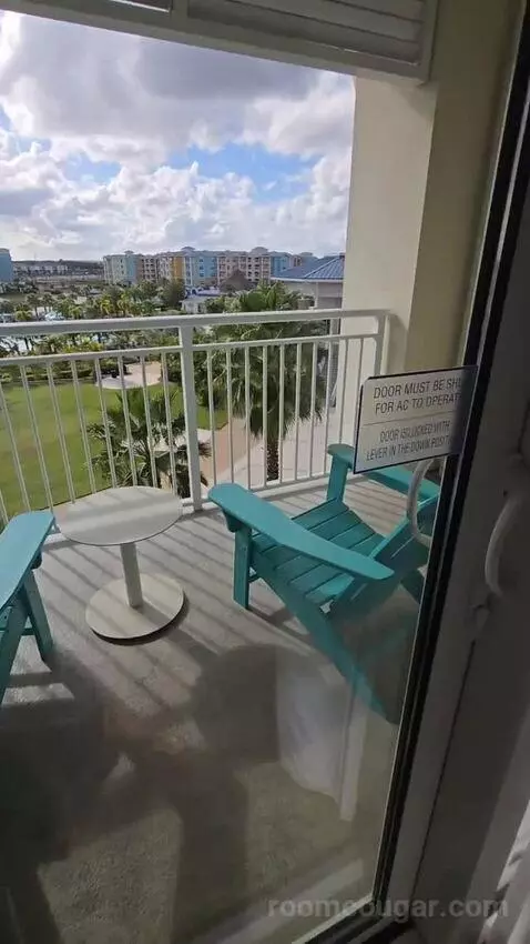 Queen Room with Pool View (#418) view picture #12