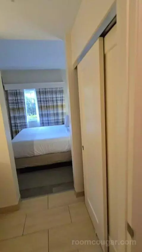 One Bedroom King Suite (#107) bed picture #7