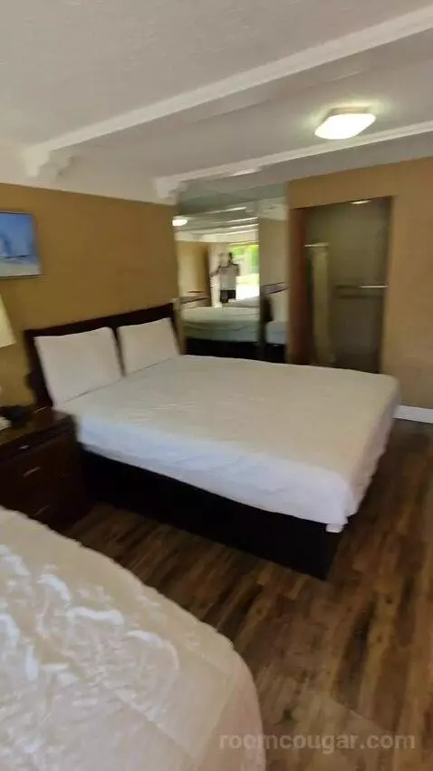 Two Double Bed Room (#112) bed picture #7