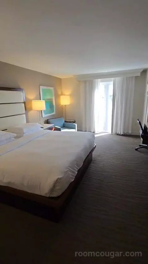 King Room (#361) bed picture #12