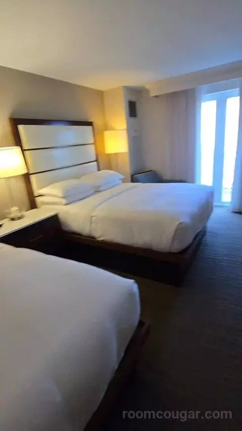 Queen Room with Two Queen Beds - Hearing Access (#352) bed picture #4