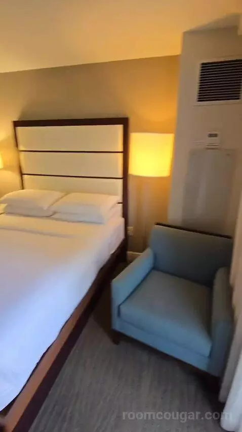 Queen Room with Two Queen Beds - Hearing Access (#352) bed picture #7