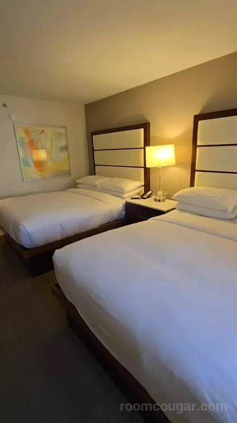 Queen Room with Two Queen Beds - Hearing Access (#352) bed picture #8