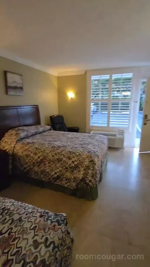 Standard Double Room (#104) bed picture #10