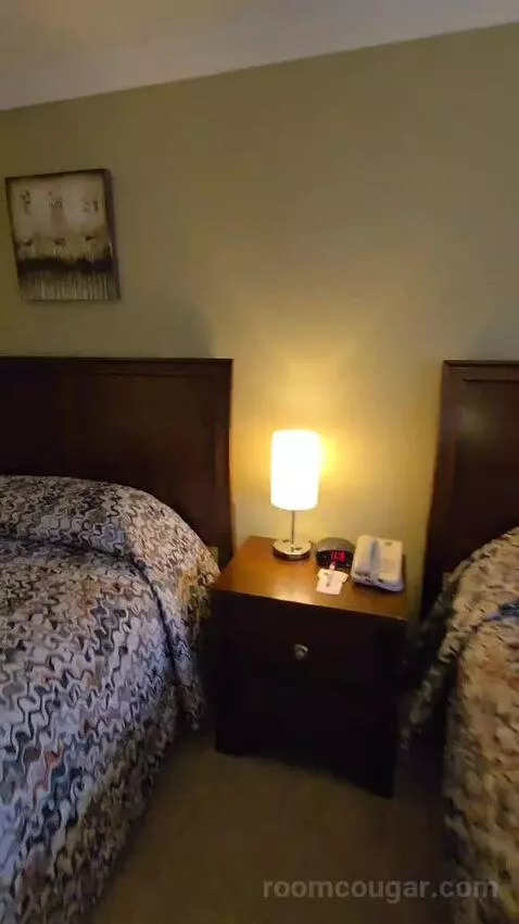 Standard Double Room (#104) bed picture #7