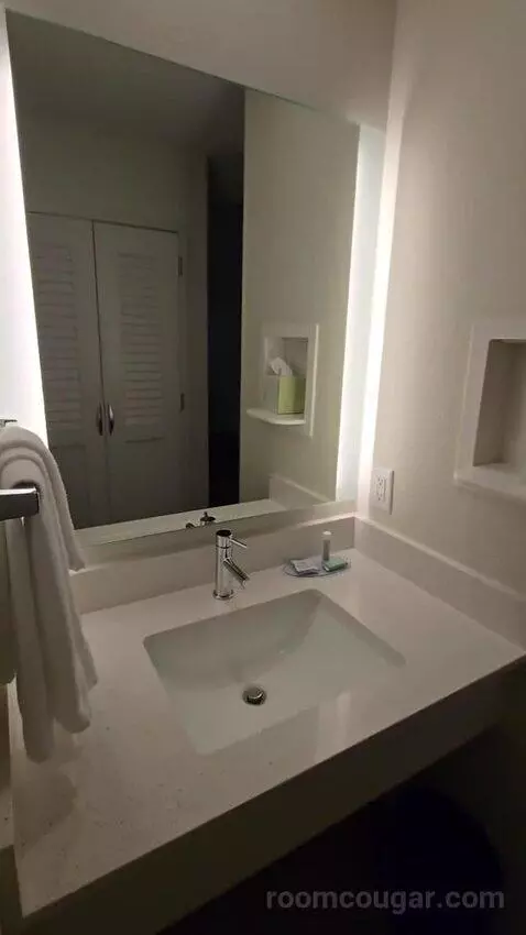 Guest Room, 2 Queen (#125) bathroom picture #9