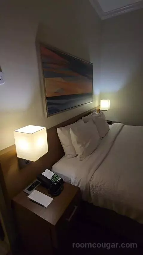 Guest Room, 1 King, Balcony (#127) bed picture #4