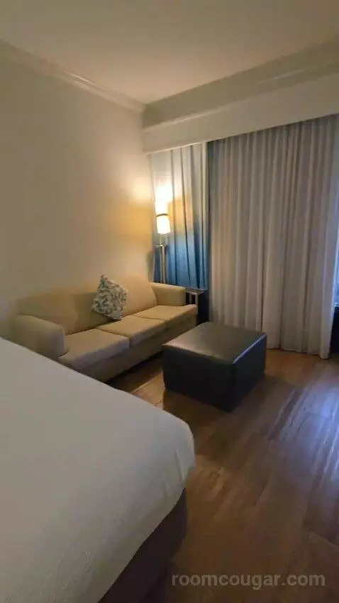 Guest Room, 1 King, Balcony (#127) bed picture #5