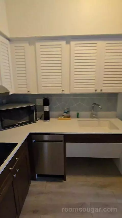 One Bedroom King Suite (#417) picture #2