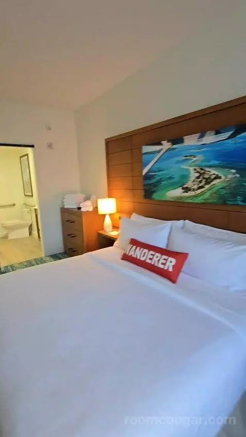 One Bedroom King Suite (#417) picture #12